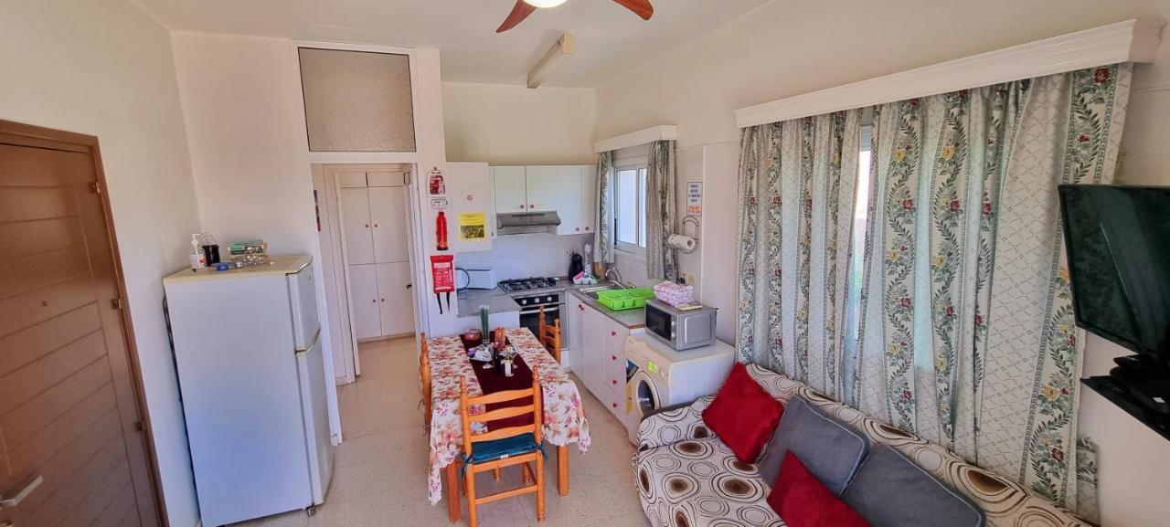 Astrofegia Apartments Near The Sea Agia Marina (Northern Cyprus) Exterior foto