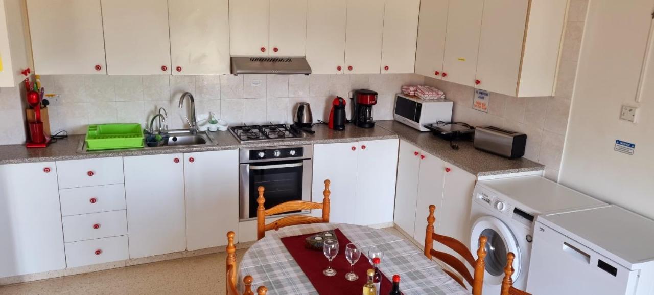 Astrofegia Apartments Near The Sea Agia Marina (Northern Cyprus) Exterior foto