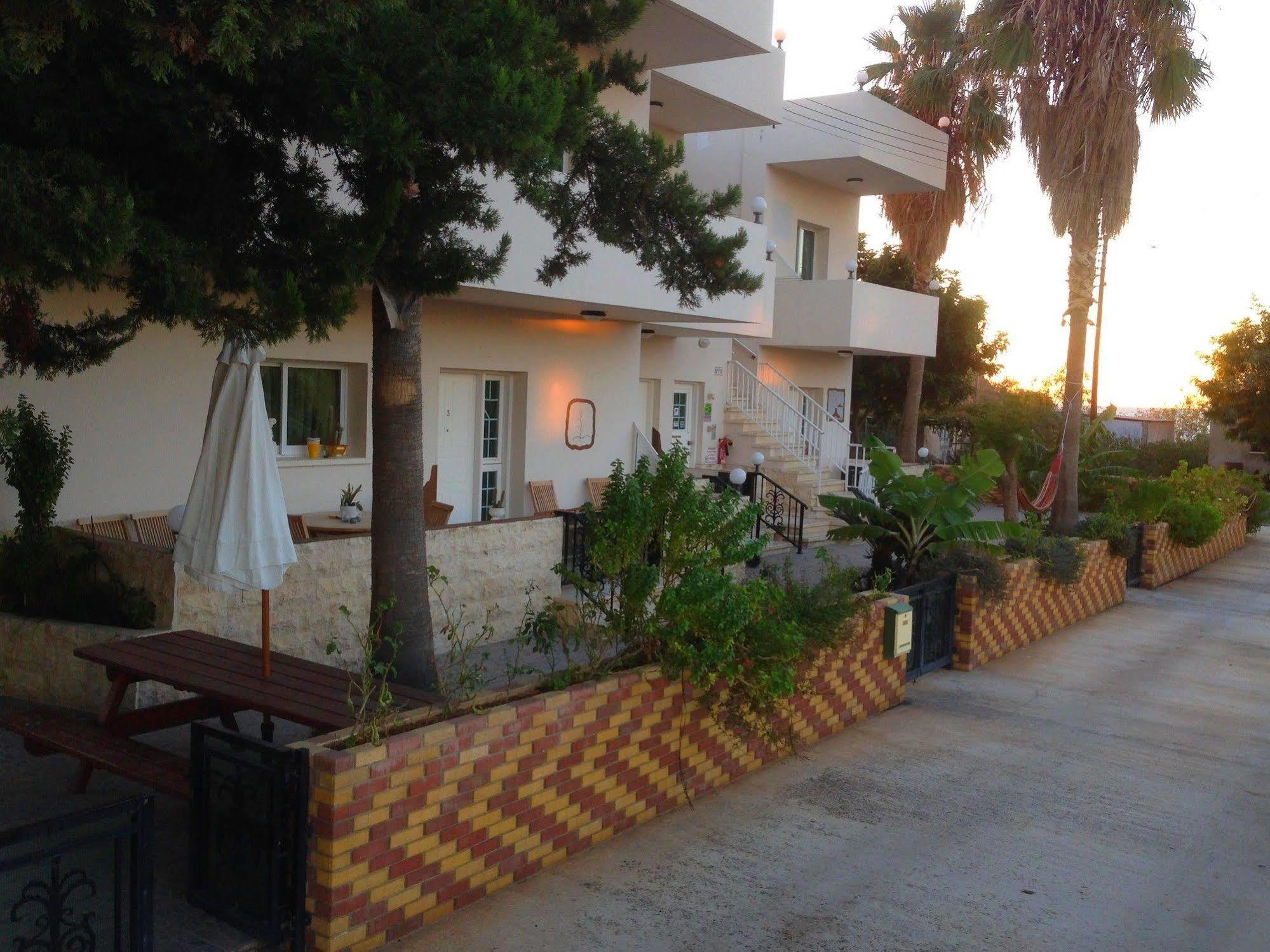Astrofegia Apartments Near The Sea Agia Marina (Northern Cyprus) Exterior foto
